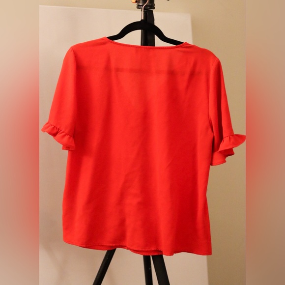 Red CeCe V-Neck Ruffled Button-Down Blouse Size M - Picture 5 of 7